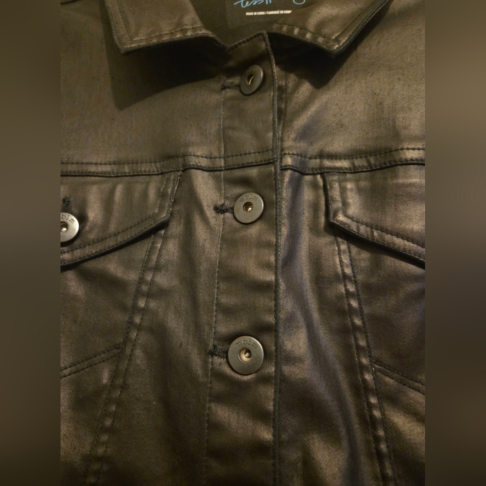 mblm Black Sleeveless Jacket - Picture 2 of 5